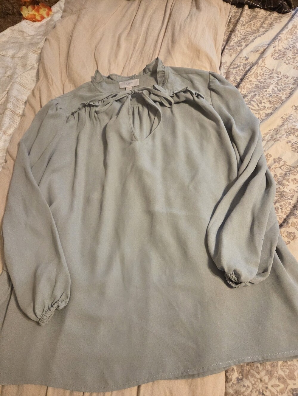 LOFT Sage Green Tie-Neck Blouse Excellent Large